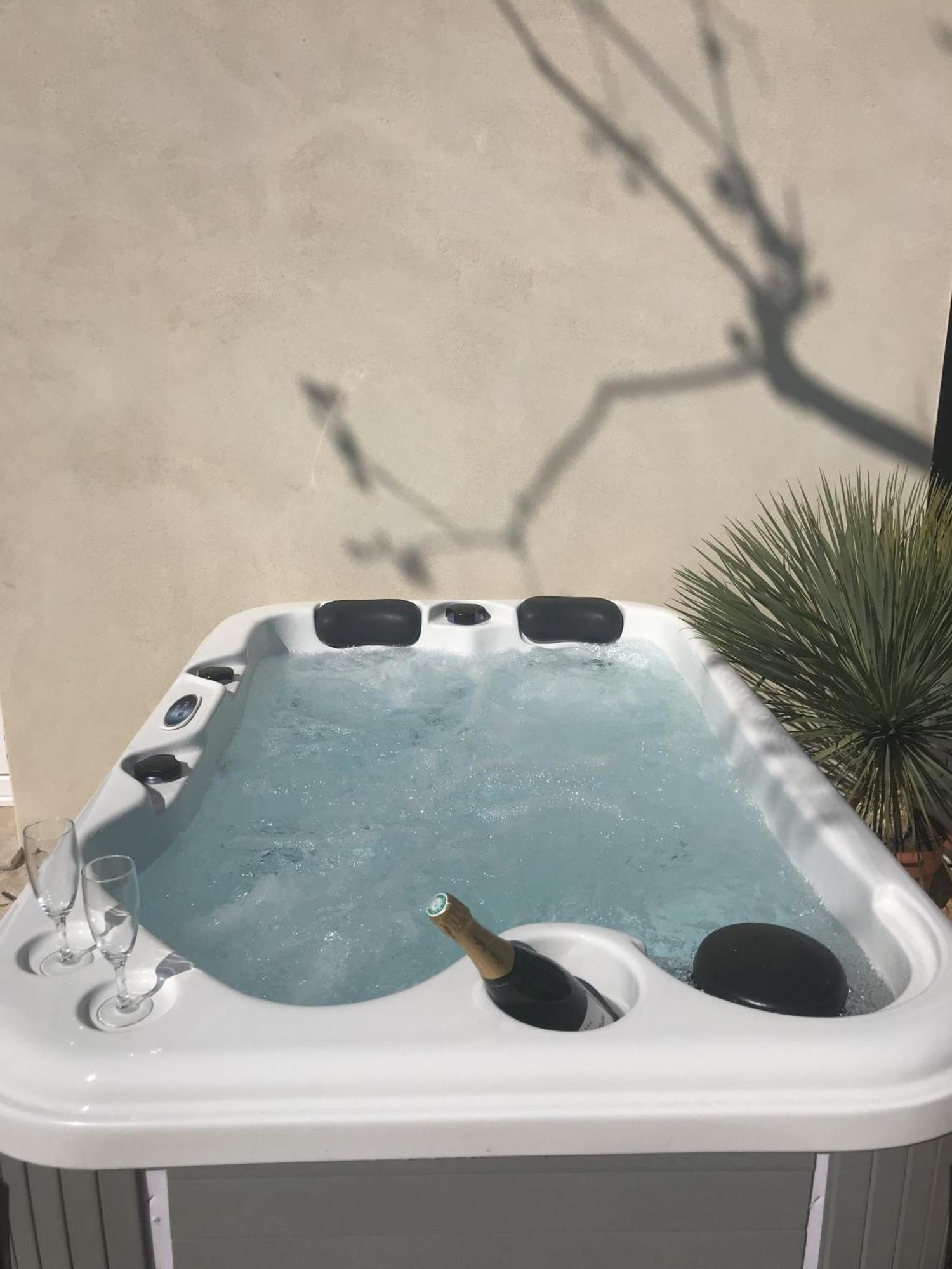 Les Mazets Et Spa D'Uzes Arpaillargues-et-Aureillac 객실 사진